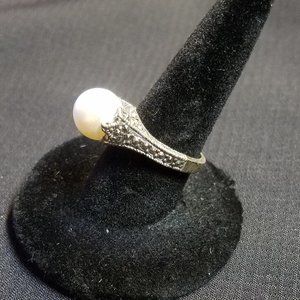 White Pearl Silver Ring